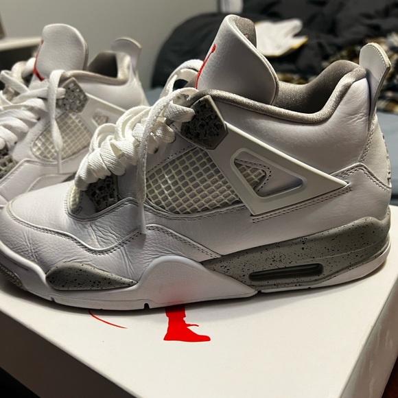 Jordan 4 oreo size 9 men